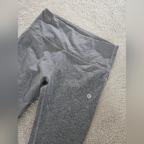 Lululemon Size 4 - Picture 6 of 6